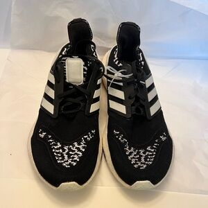 Adidas Ultraboost 22 black and white